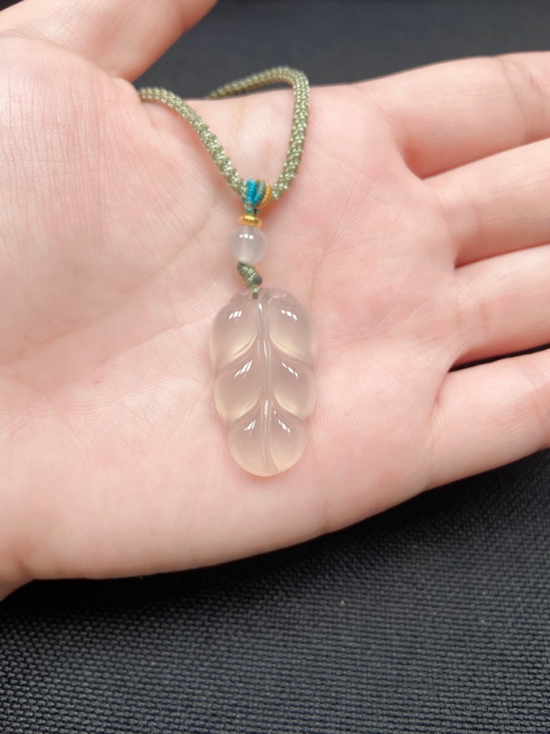 天然玛瑙玉髓吊坠叶子高冰高透金枝玉叶配绳多样性发货