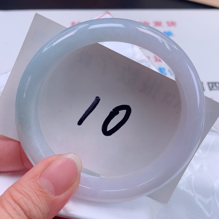 翡翠手镯未镶嵌正