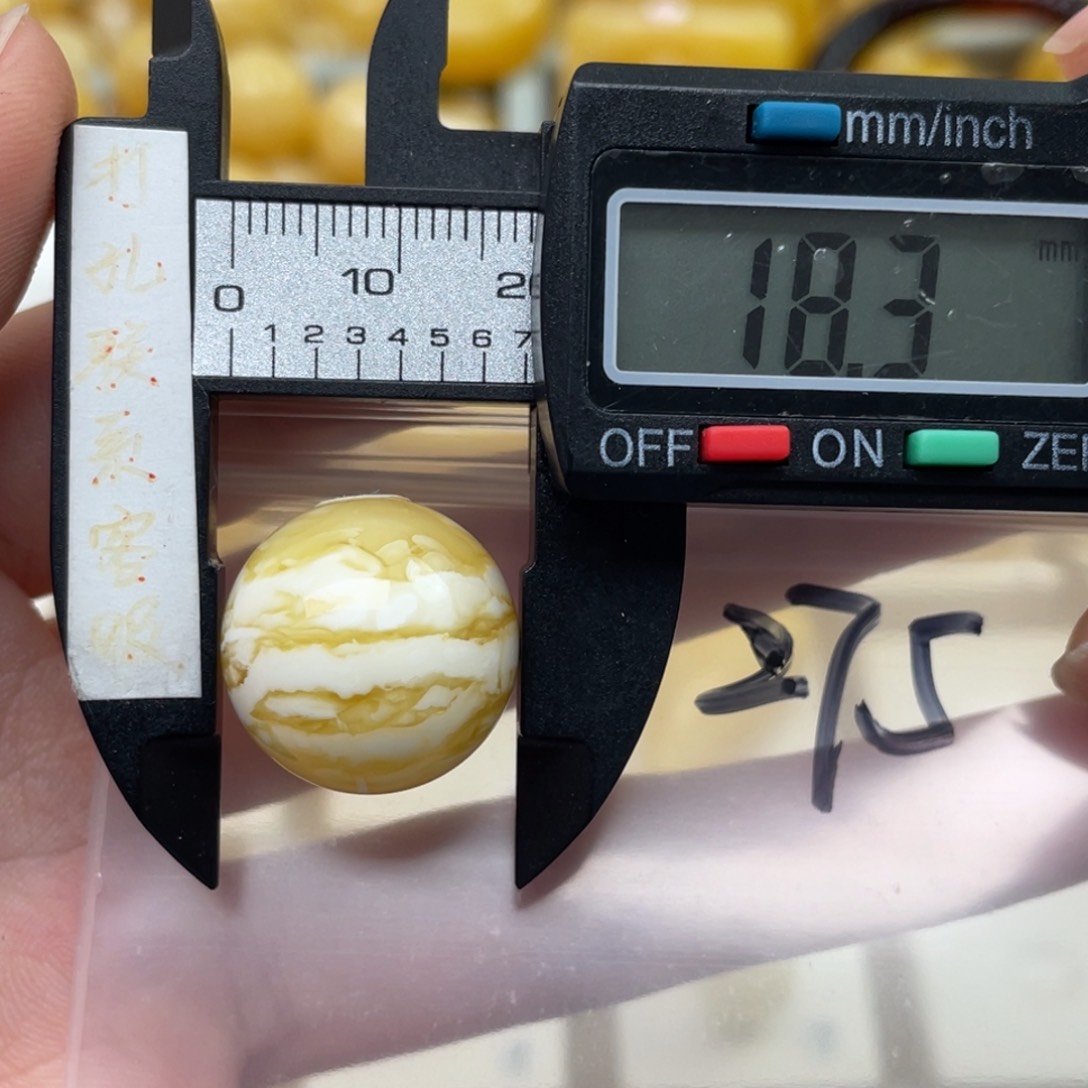 未镶嵌蜜蜡裸石蜜蜡