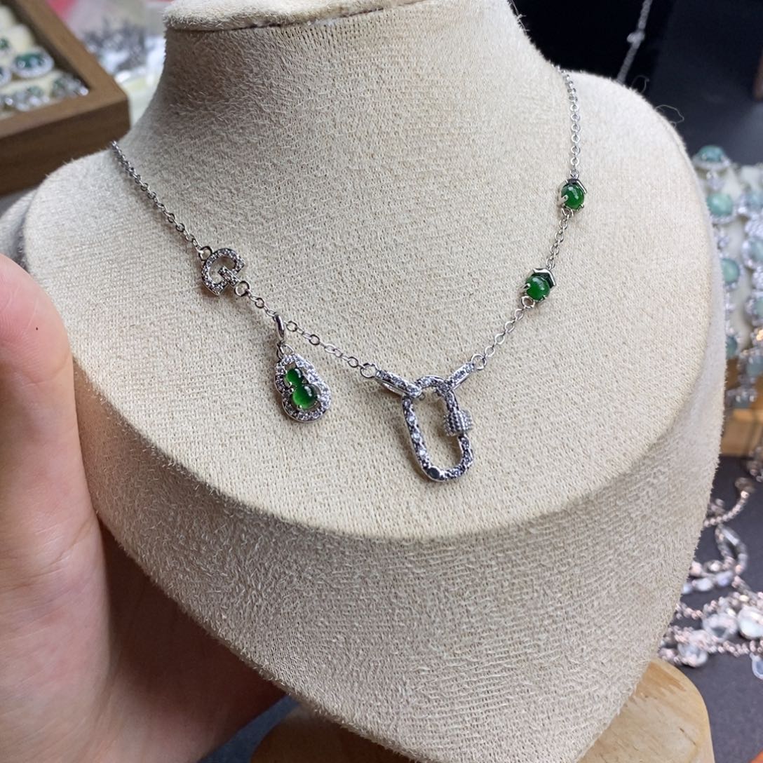 颈饰未镶嵌翡翠天然