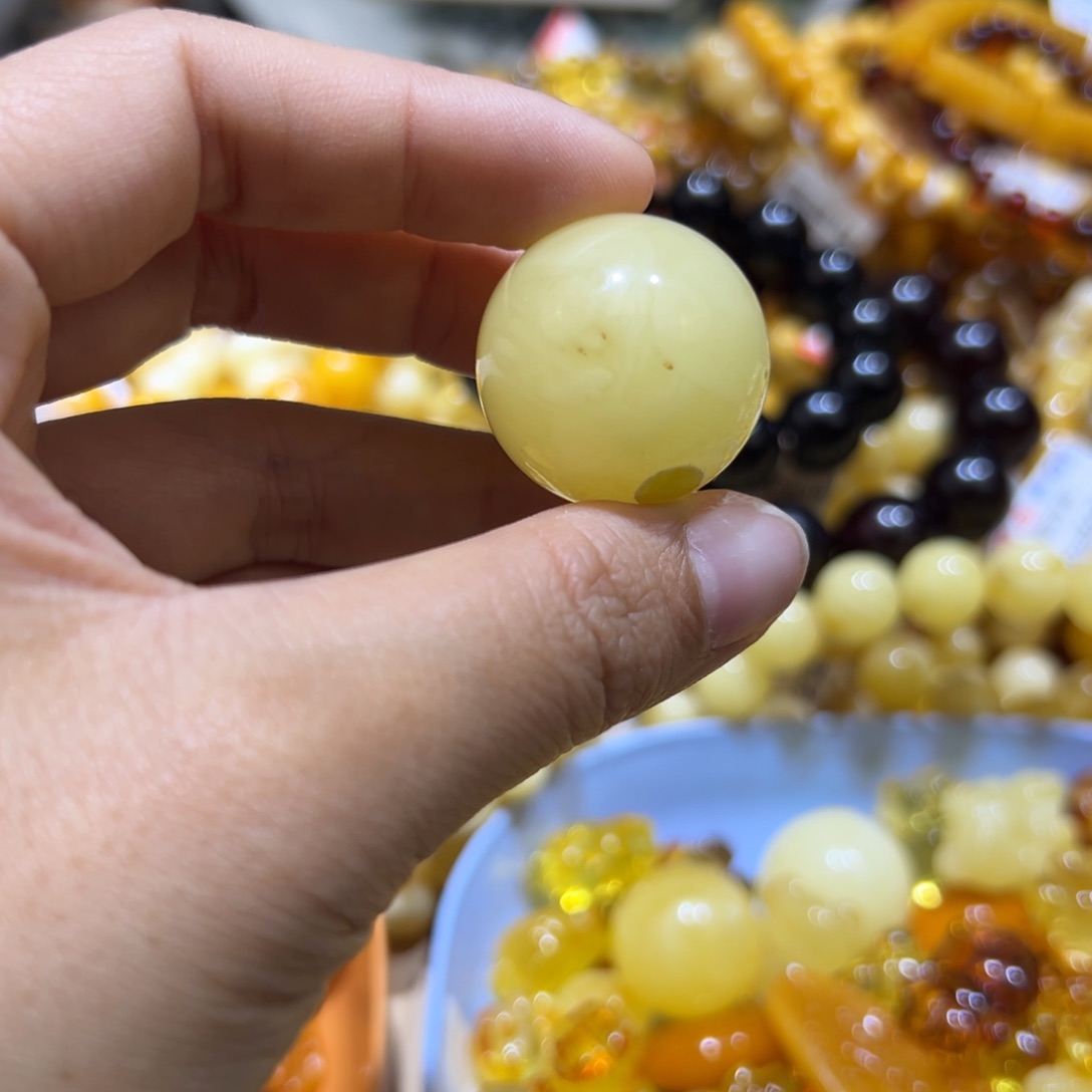 琥珀珠宝奇石未镶嵌