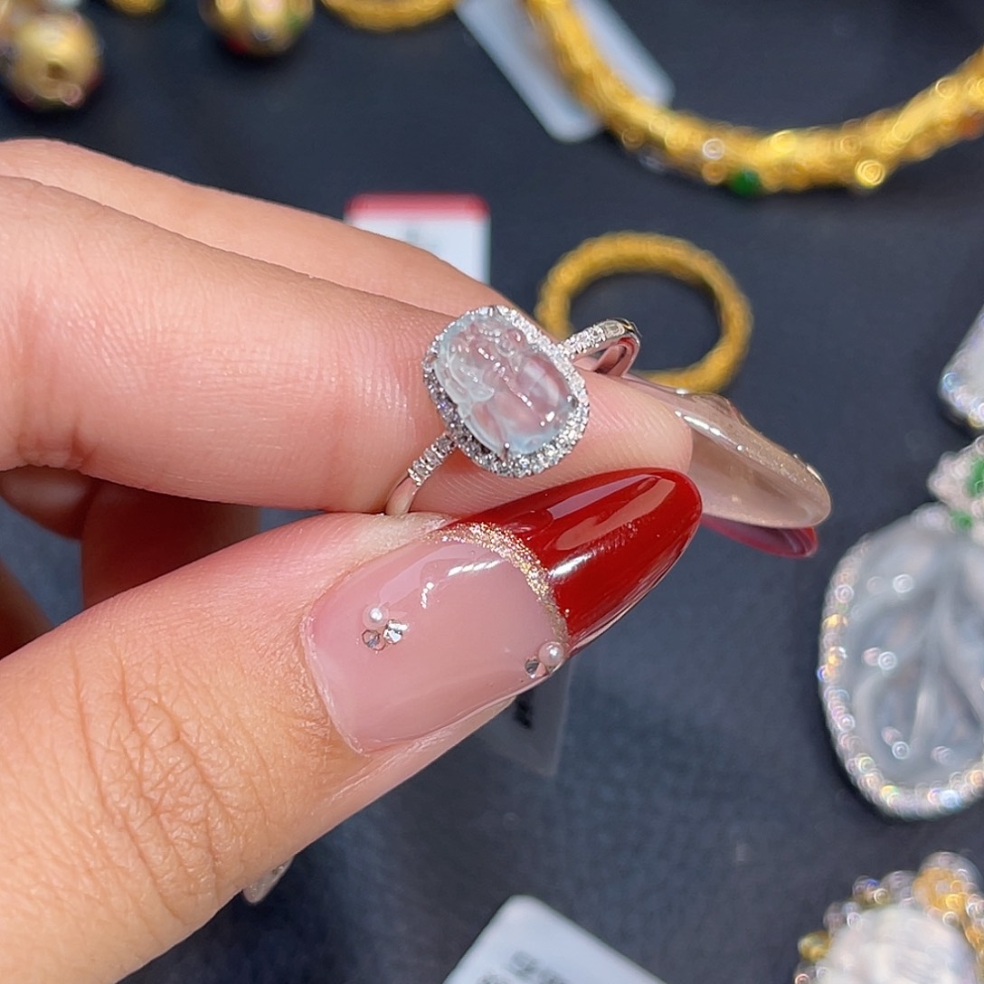 翡翠戒指18K金镶嵌貔貅