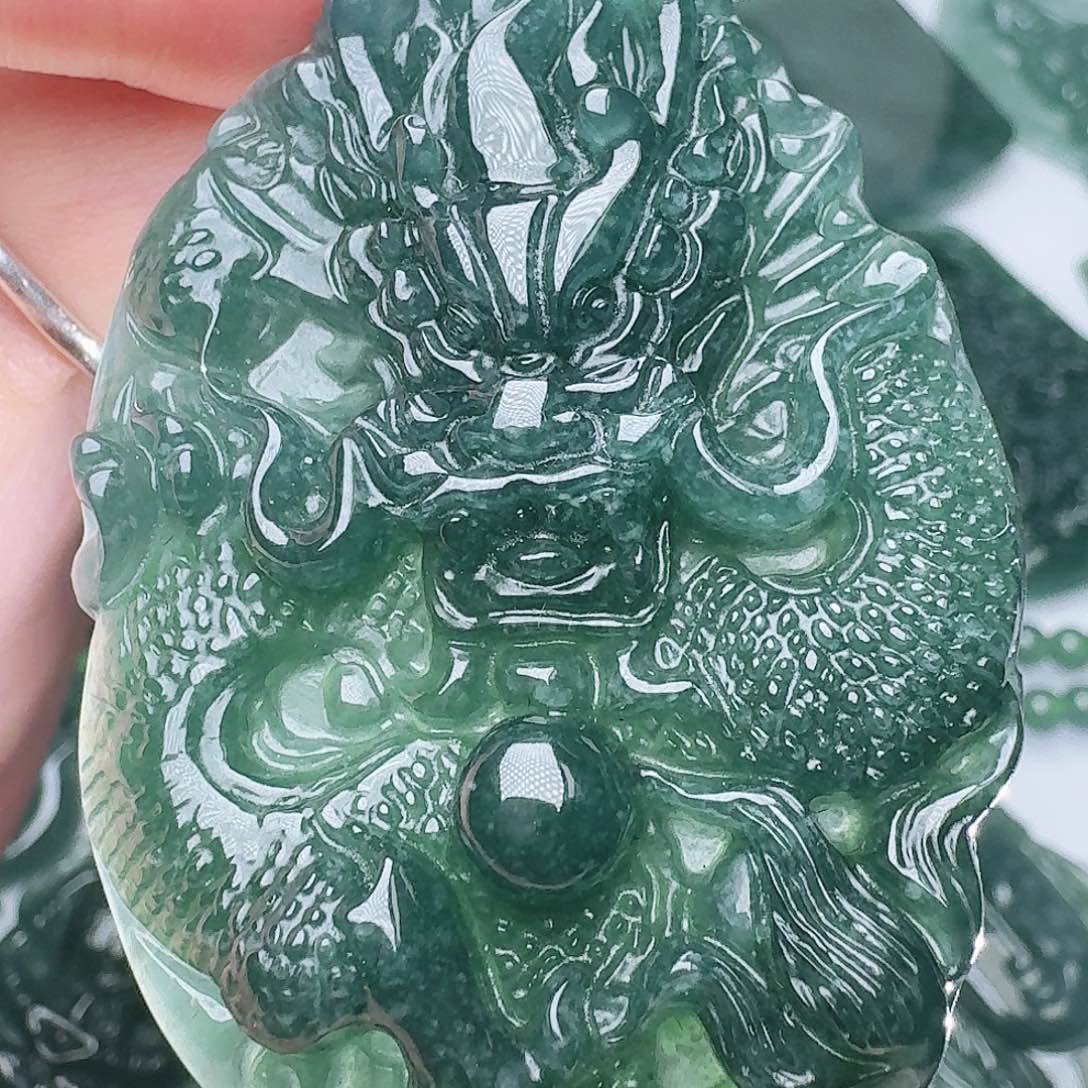 翡翠未镶嵌颈饰11