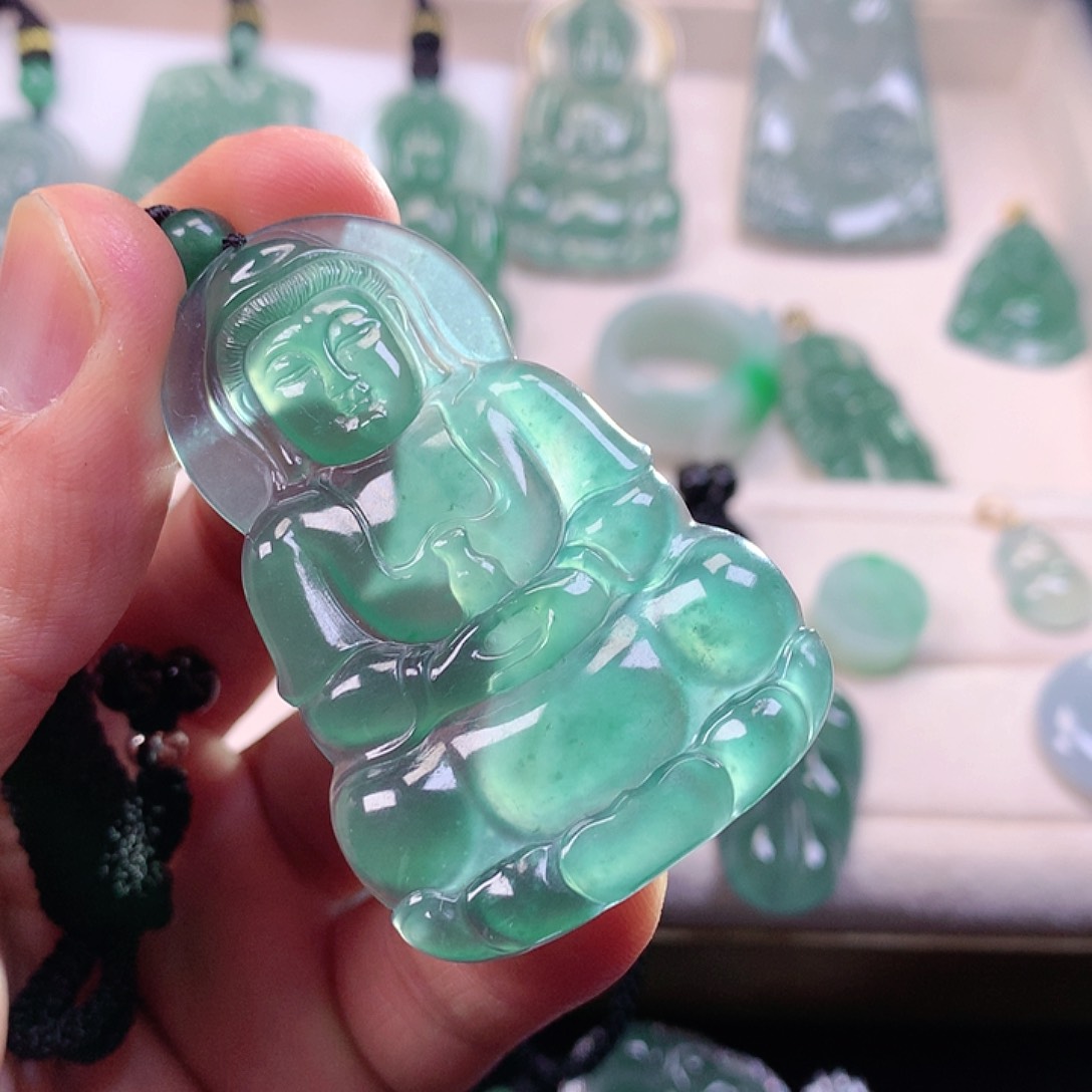 翡翠颈饰未镶嵌翡翠