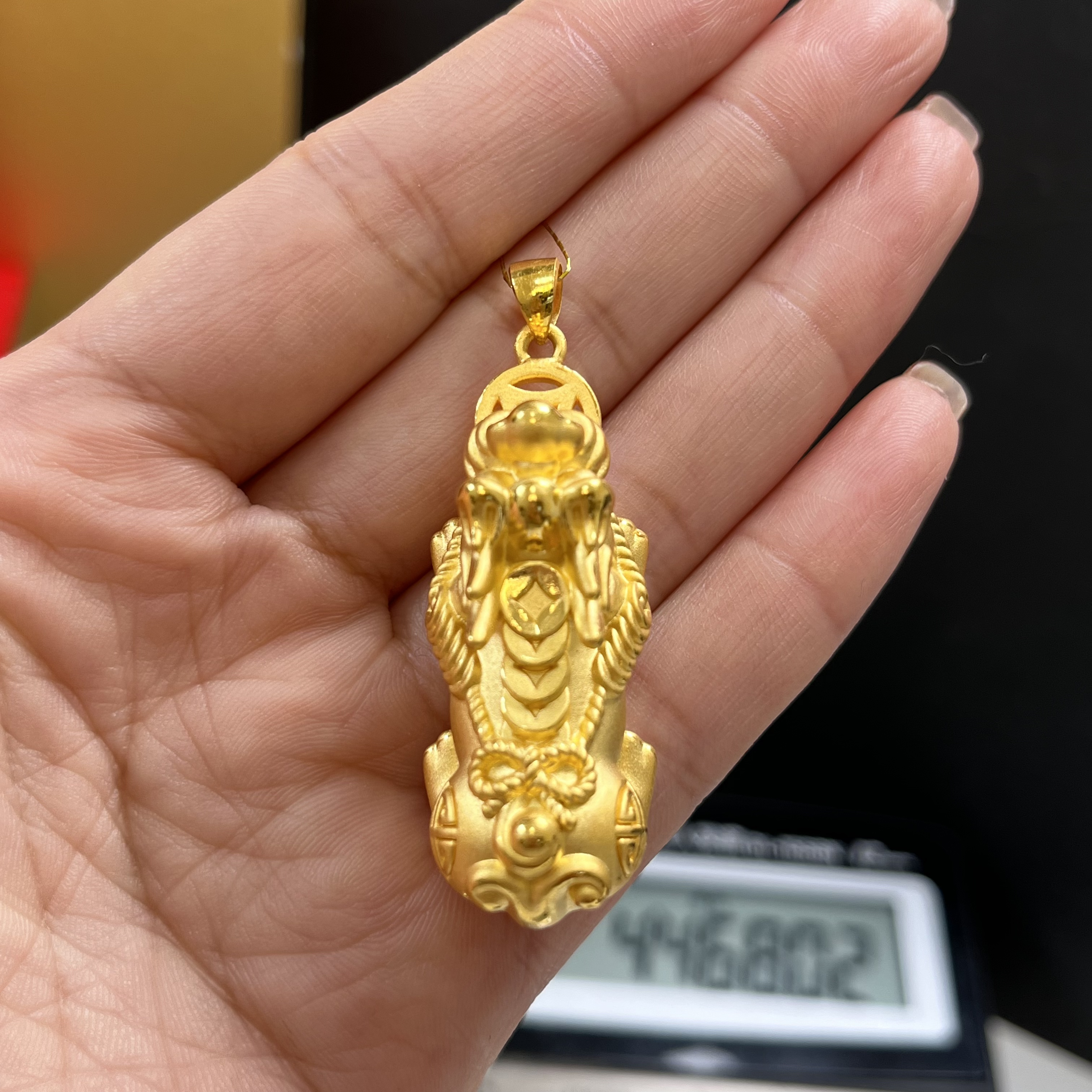 足金钱币貔貅吊坠