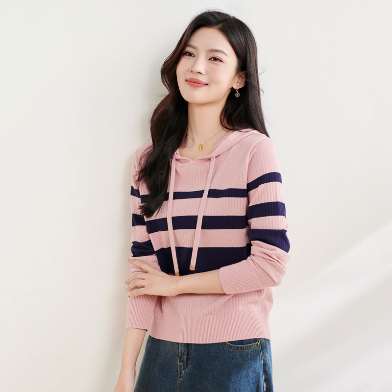 宝迪莱丝2025秋季莱赛尔天丝针织衫女条纹连帽长袖毛衫休闲毛衣