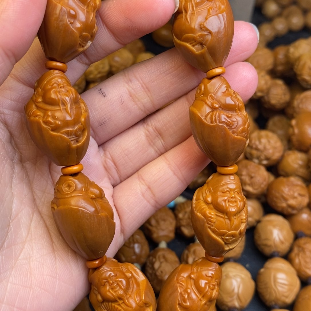 橄榄核吊坠包衣财神1.7+