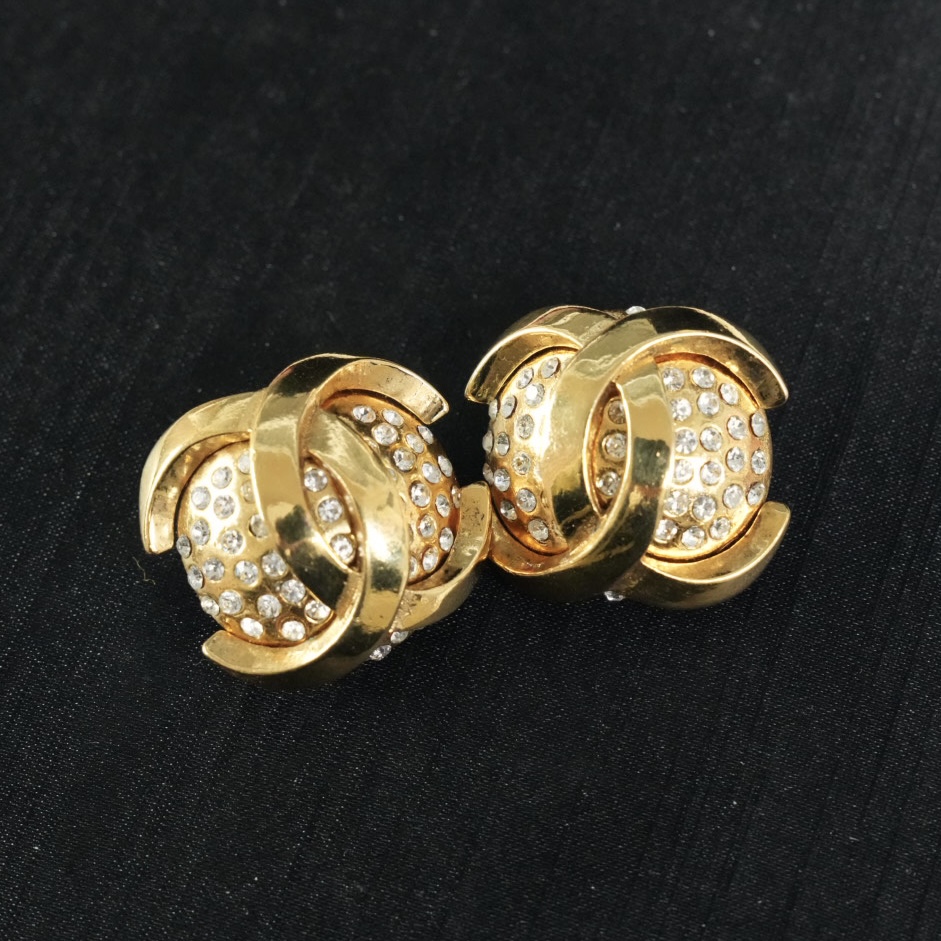 无折回Chanel 大双C闪钻圆形耳夹