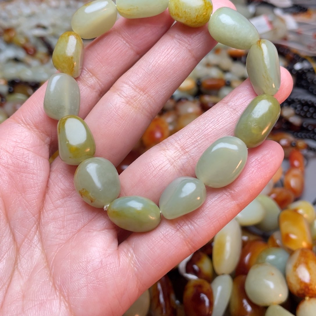 未镶嵌和田玉手链