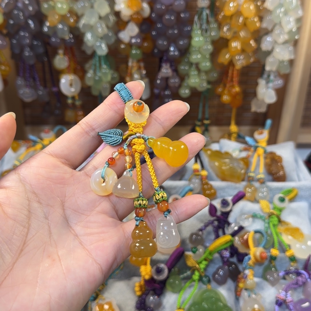 喵****玛瑙/玉髓钥匙挂件未镶嵌