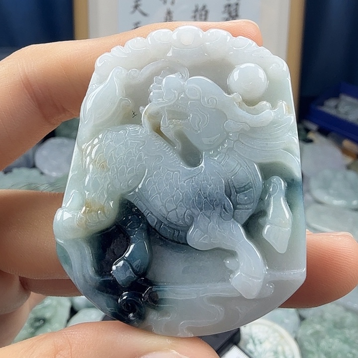翡翠未镶嵌颈饰翡翠