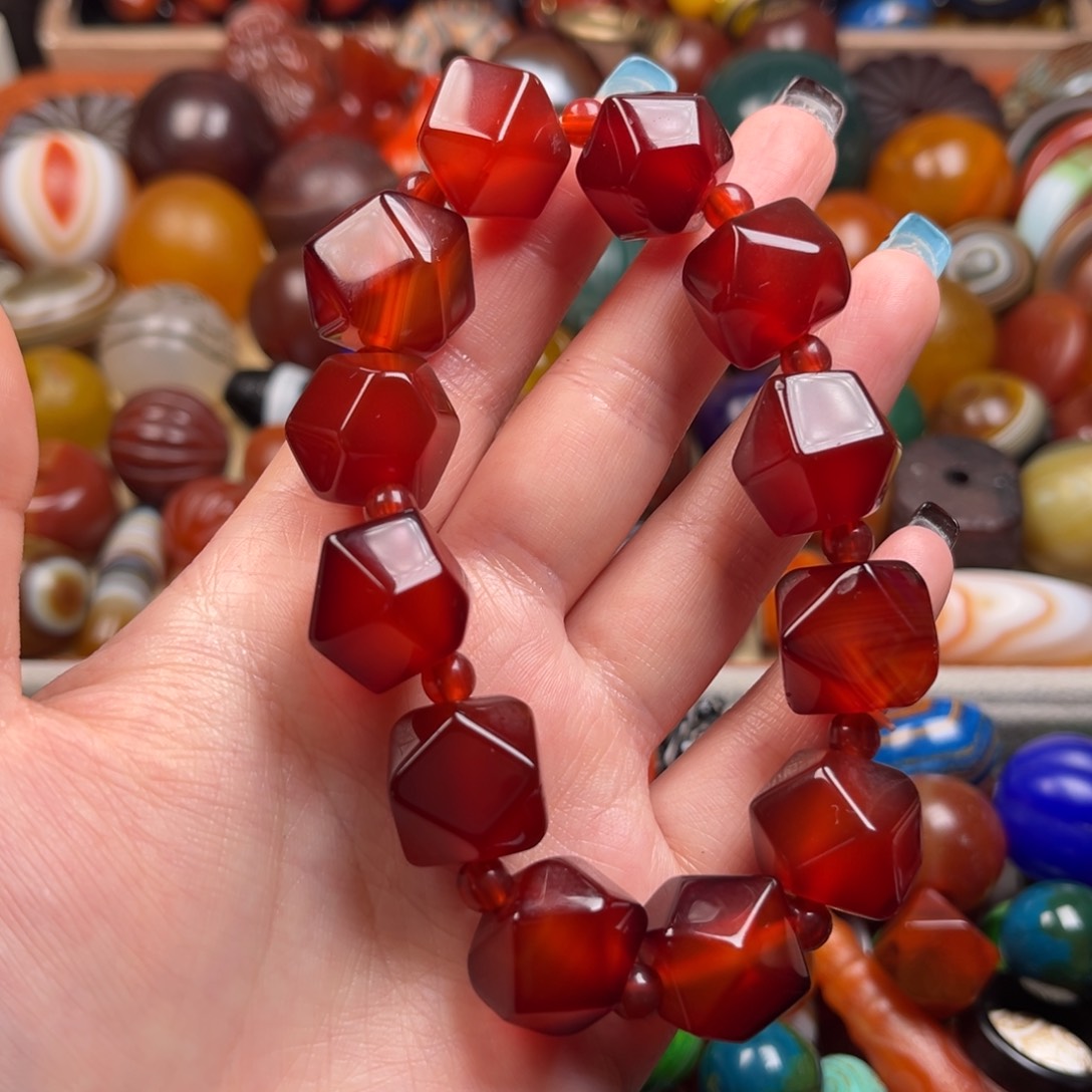 玛瑙/玉髓颈饰未镶嵌