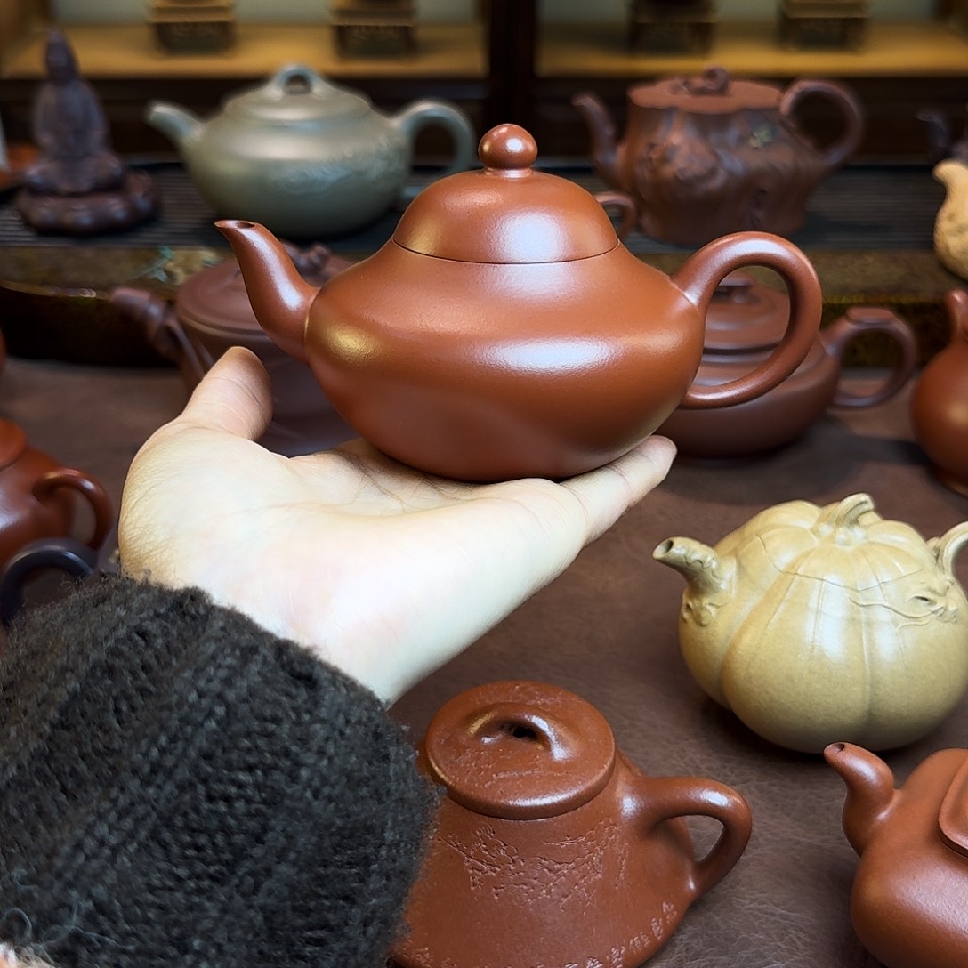 山***蛋紫砂茶壶梨型，朱泥