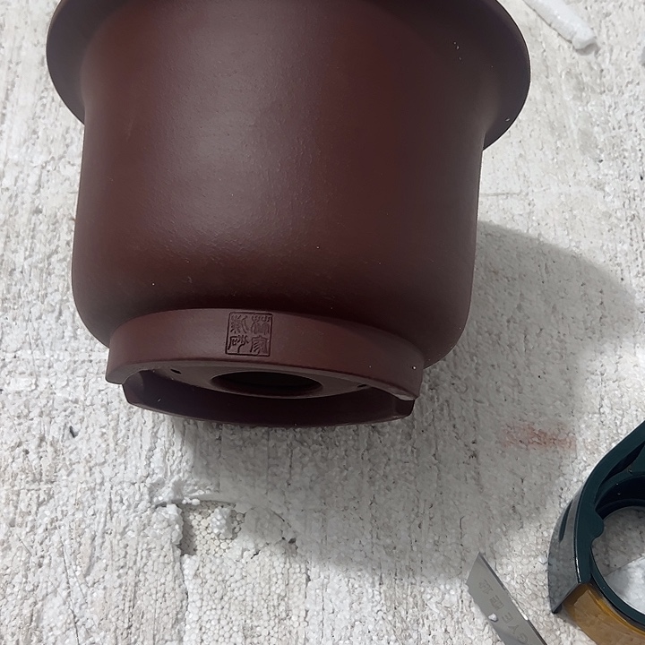 紫砂花盆微瑕仿古金钟带口线紫茄