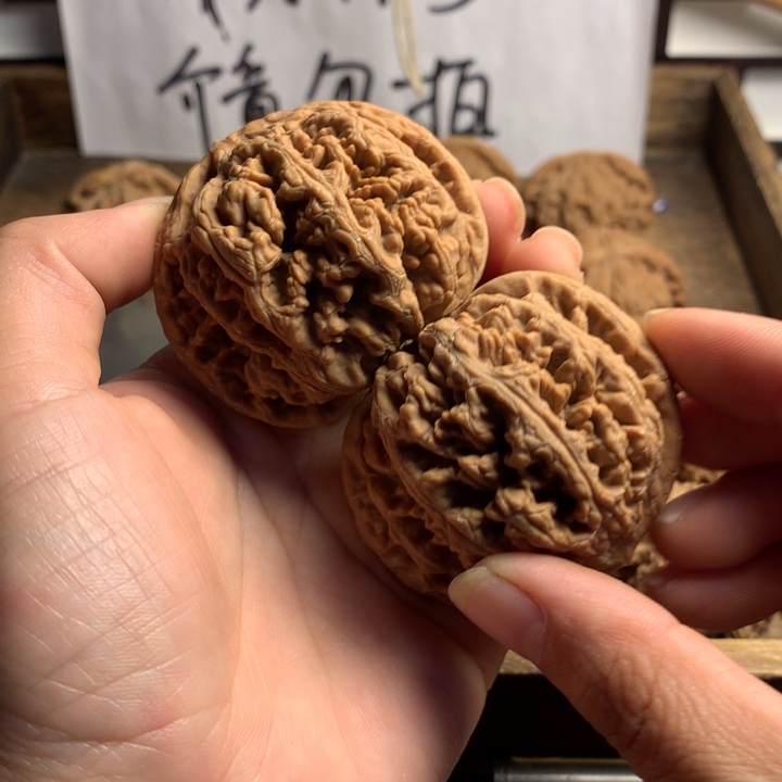 吊坠文玩核桃陈****酒粗筋