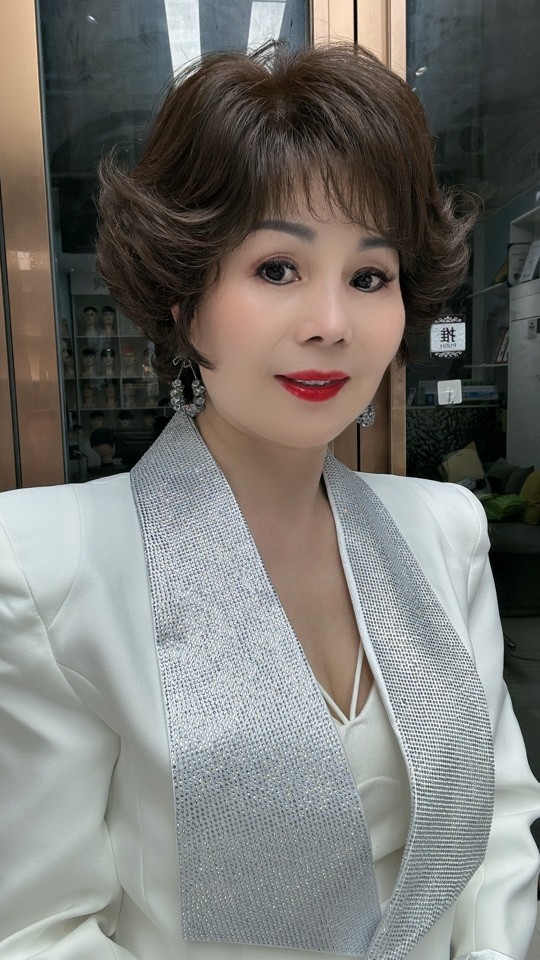 时尚经典复古波波反翘发型