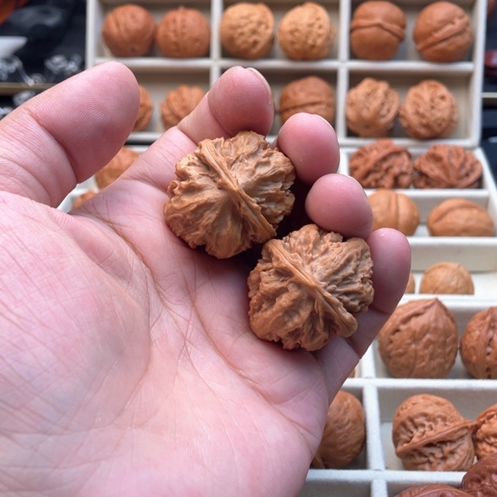文玩核桃把件桃心八棱