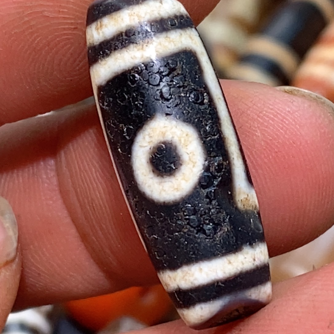 DIY琉璃珠子的颜色是蓝色和