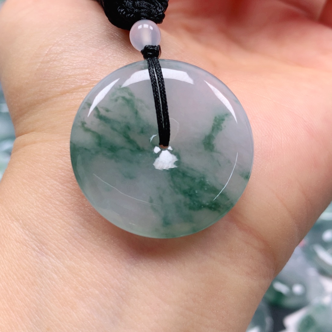 翡翠颈饰未镶嵌天然翡翠