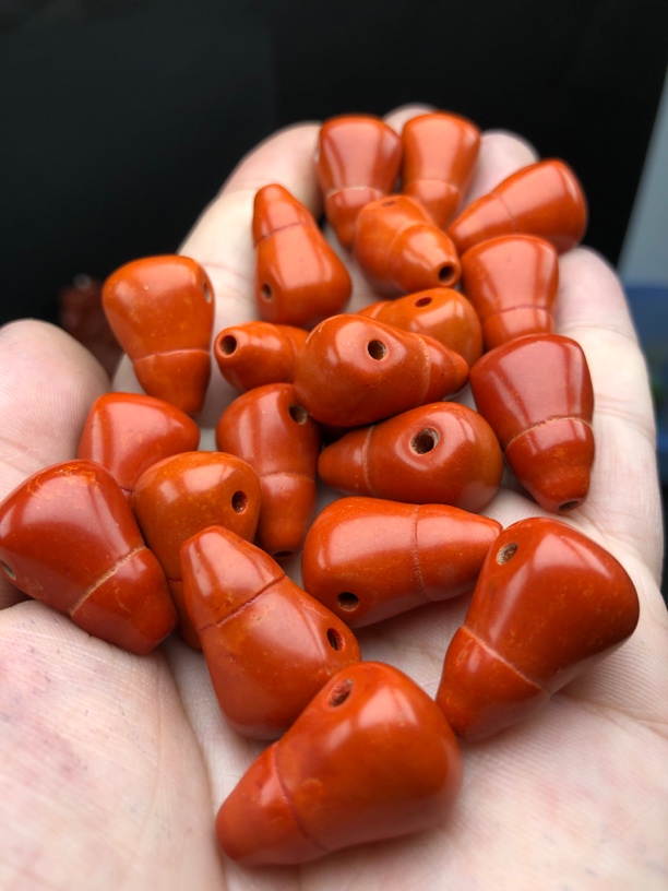 101满色满肉12*22mm三通一个