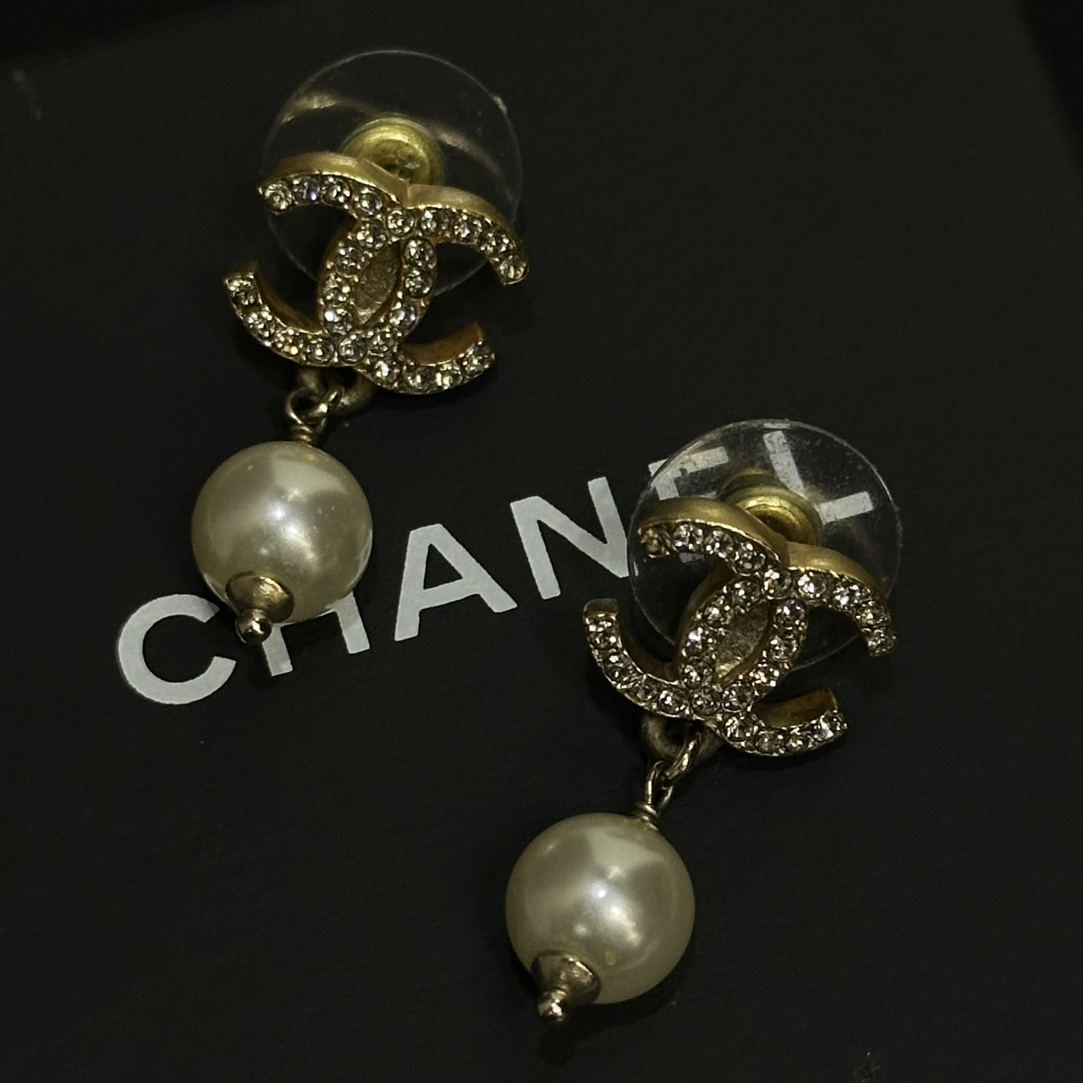 95新 Chanel/香奈儿 19V珍珠吊坠双C耳钉/JJ5091103
