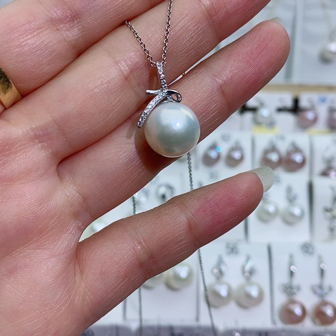 淡水珍珠银S925镶嵌吊坠(赠链)