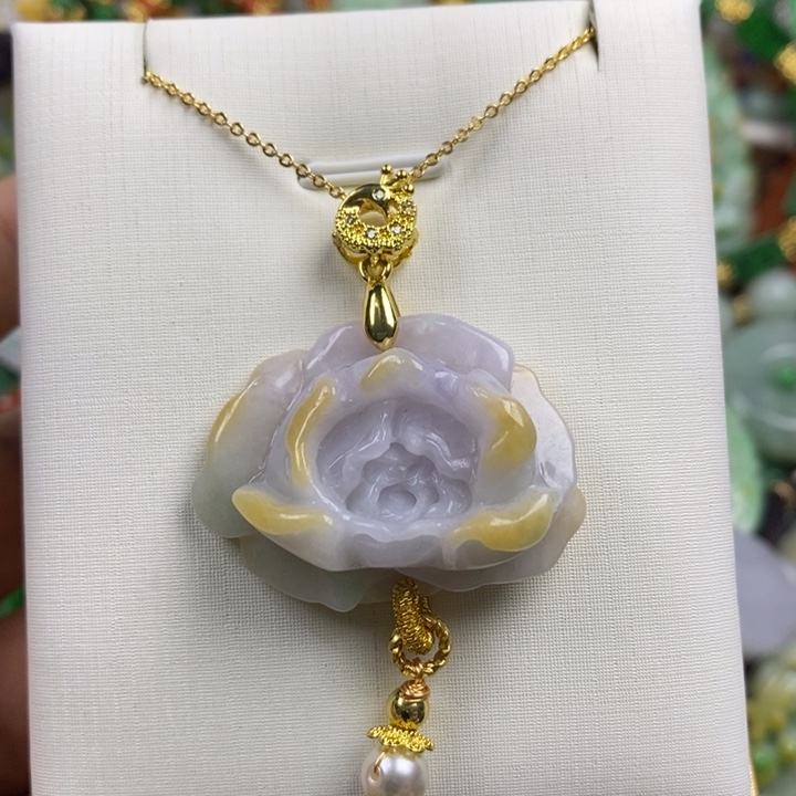 翡翠未镶嵌吊坠(赠链)