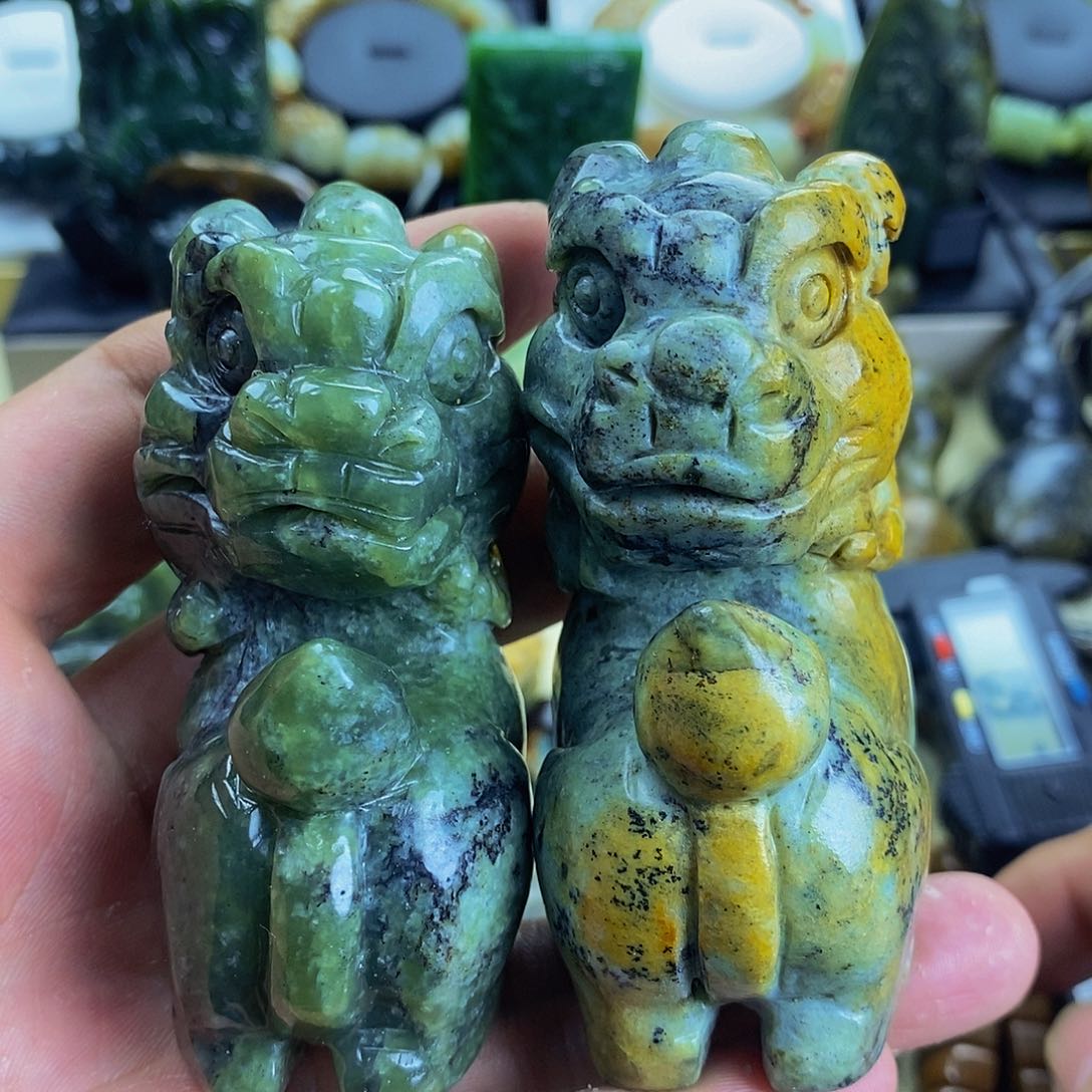 岫岩河磨玉（透闪石质玉）未镶嵌把件