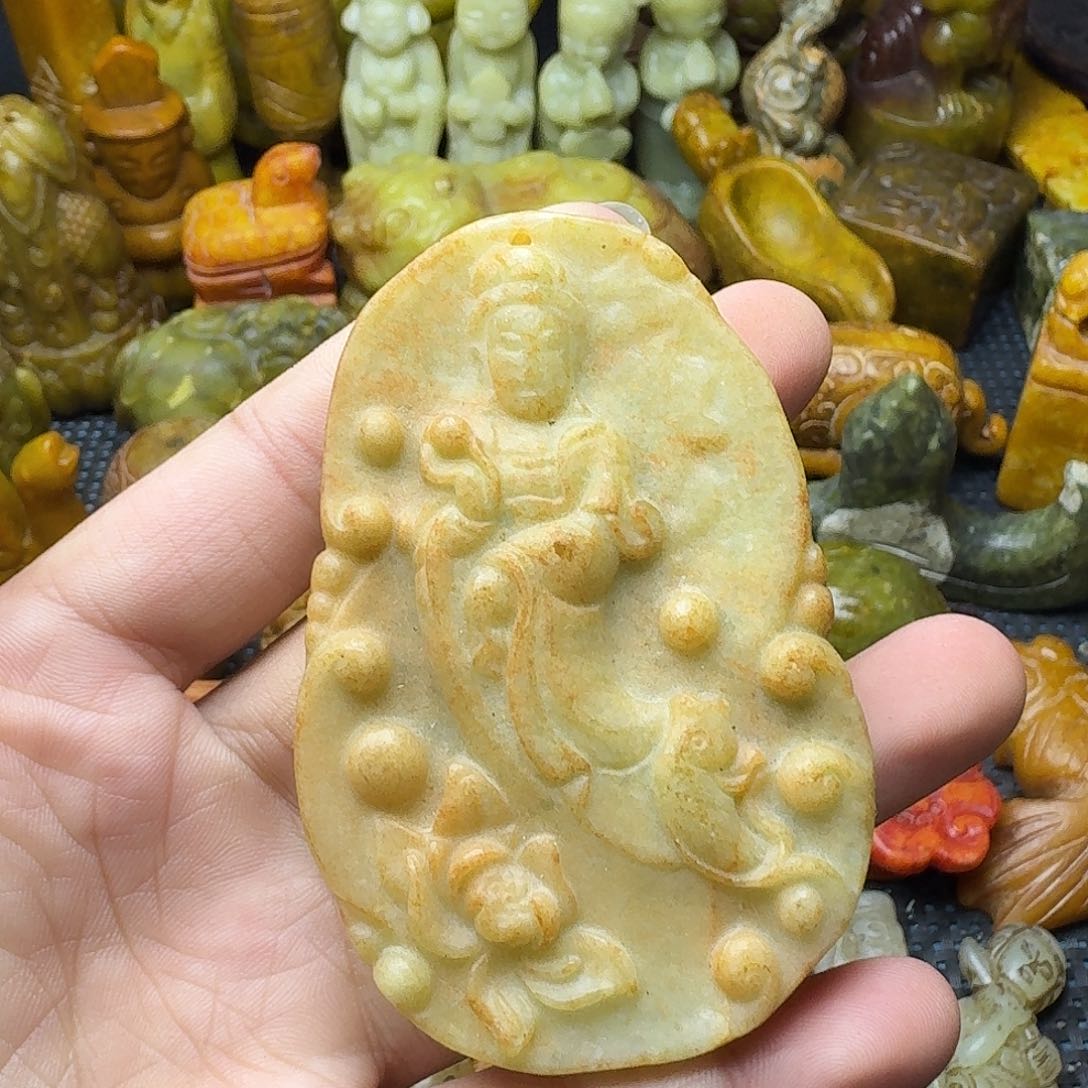 白玉菩提吊坠。。。