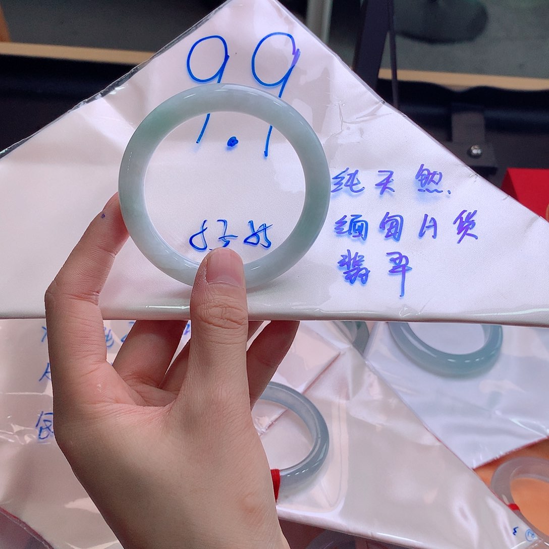 未镶嵌手镯翡翠翡翠