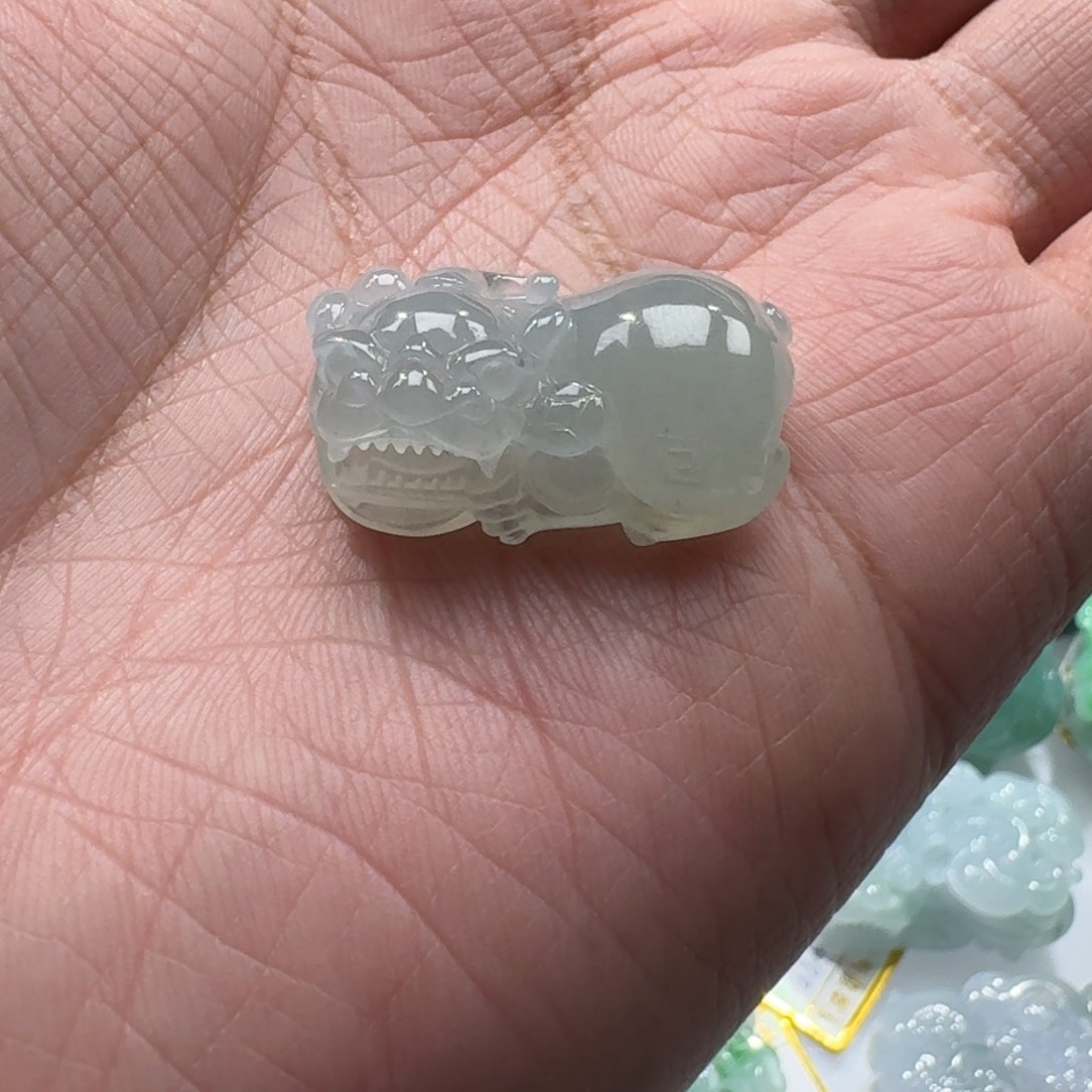 定制翡翠未镶嵌貔貅