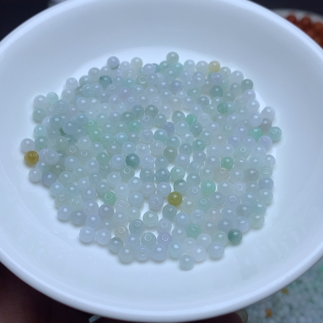 【闪购商品】翡翠手链未镶嵌卡3.8绿白100个