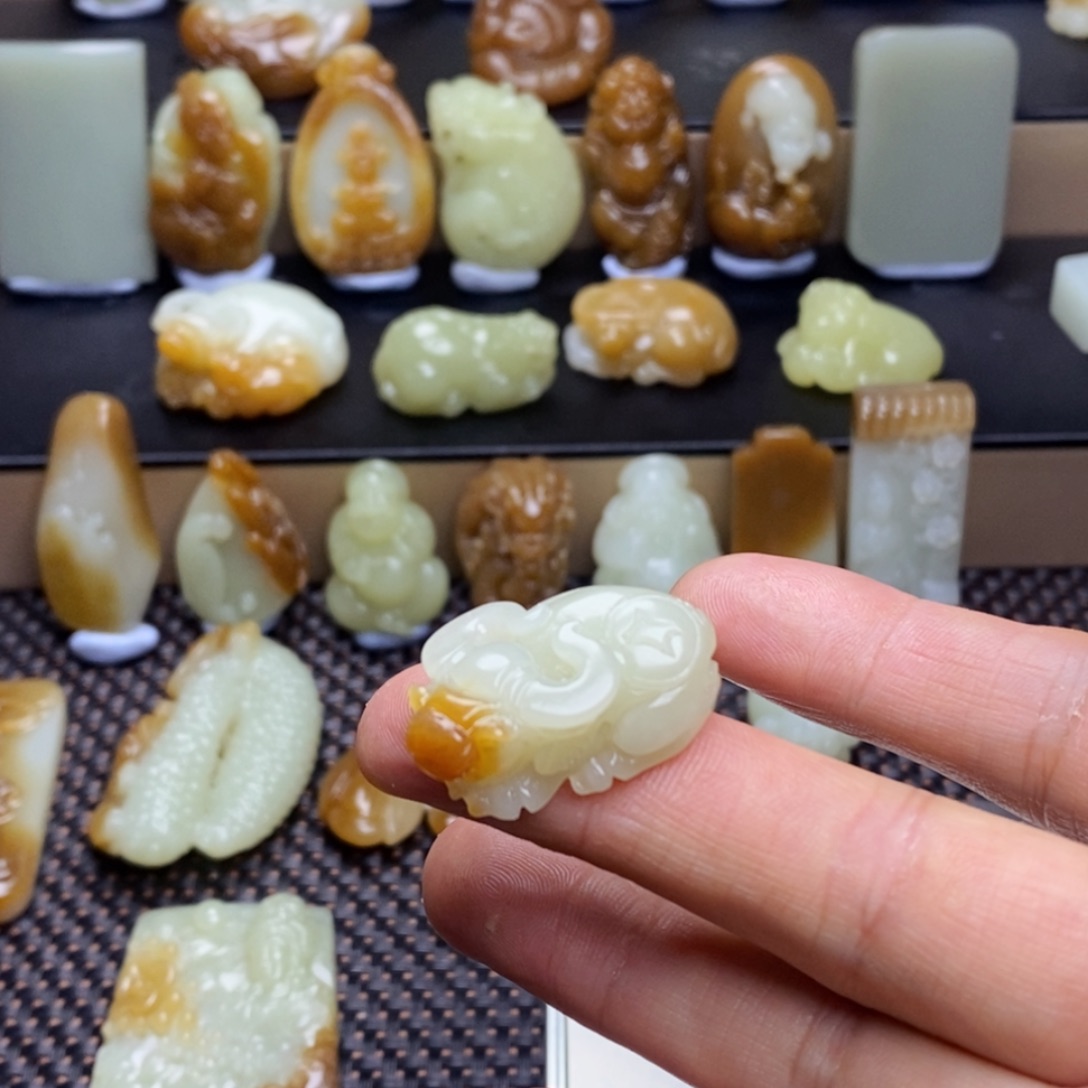 和田玉未镶嵌吊坠(不含链)