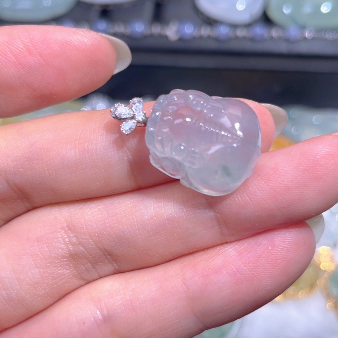 颈饰18K金镶嵌翡翠翡翠