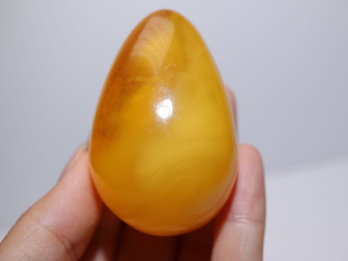 小年份蜜蜡水滴吊坠 有天然风化纹 57*36.8*31.1mm 36.7