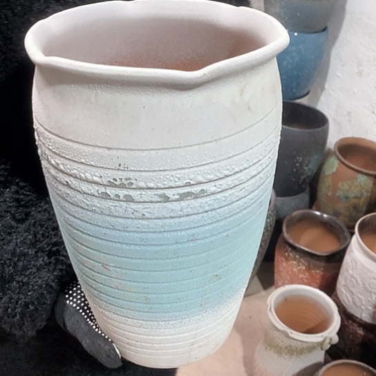 紫砂花盆口20高31，渐变蓝，气泡款，微瑕