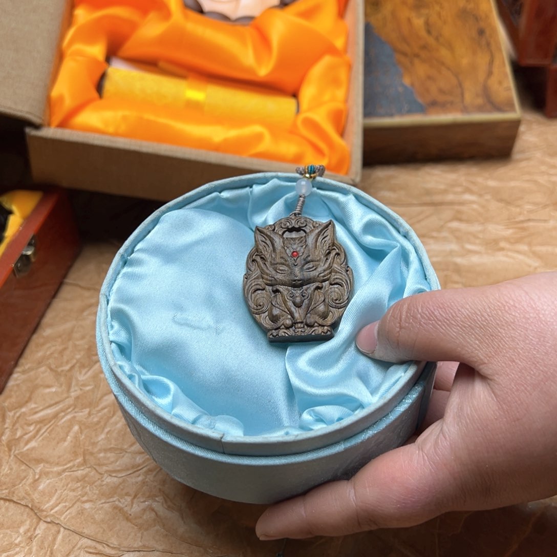 大叶紫檀（黑酸枝木类）