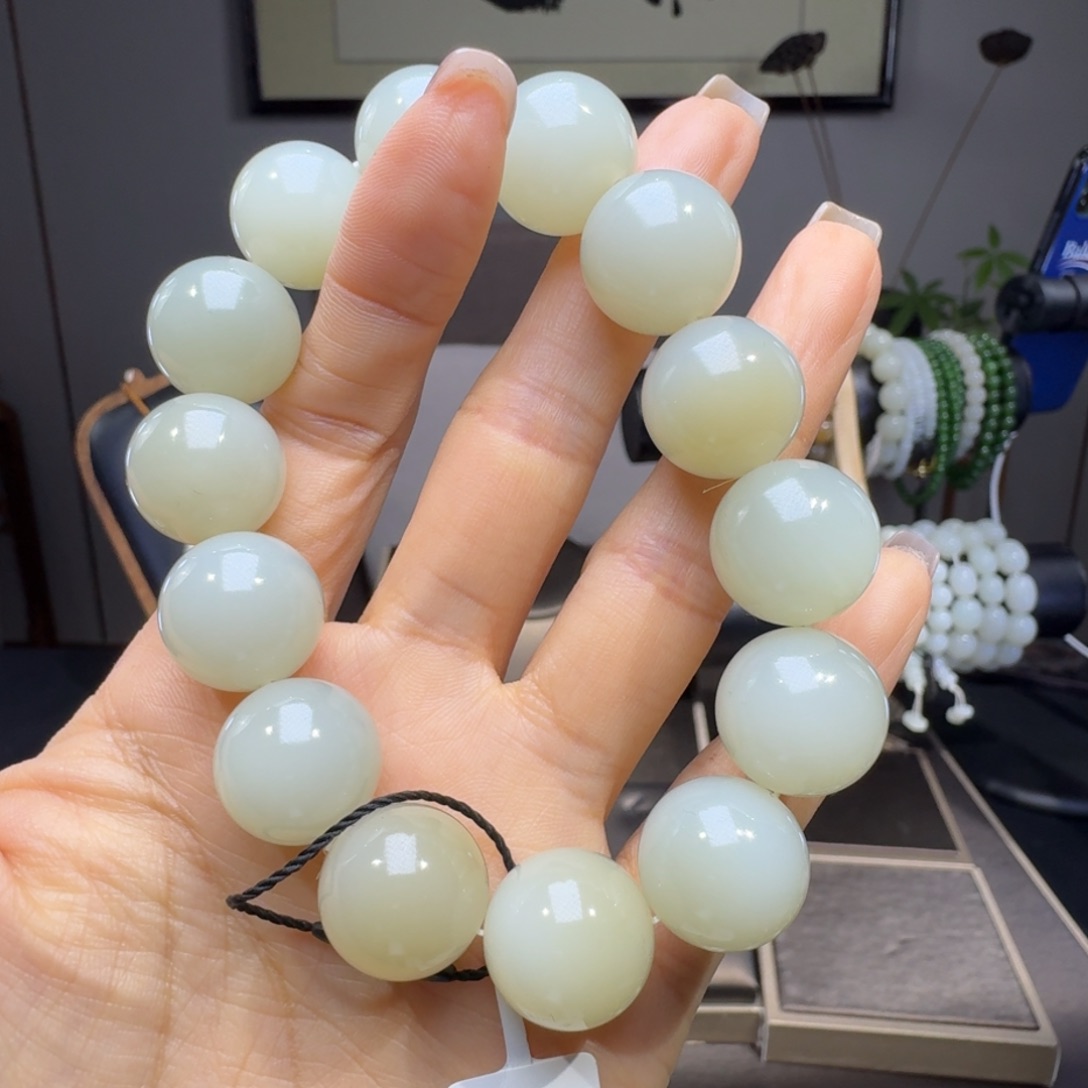 未镶嵌和田玉手串