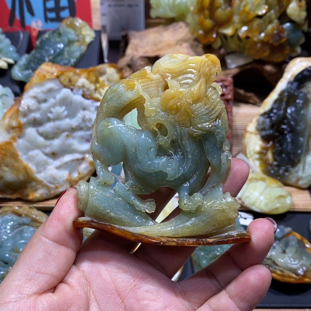 蛇纹石玉颈饰未镶嵌乐***兜