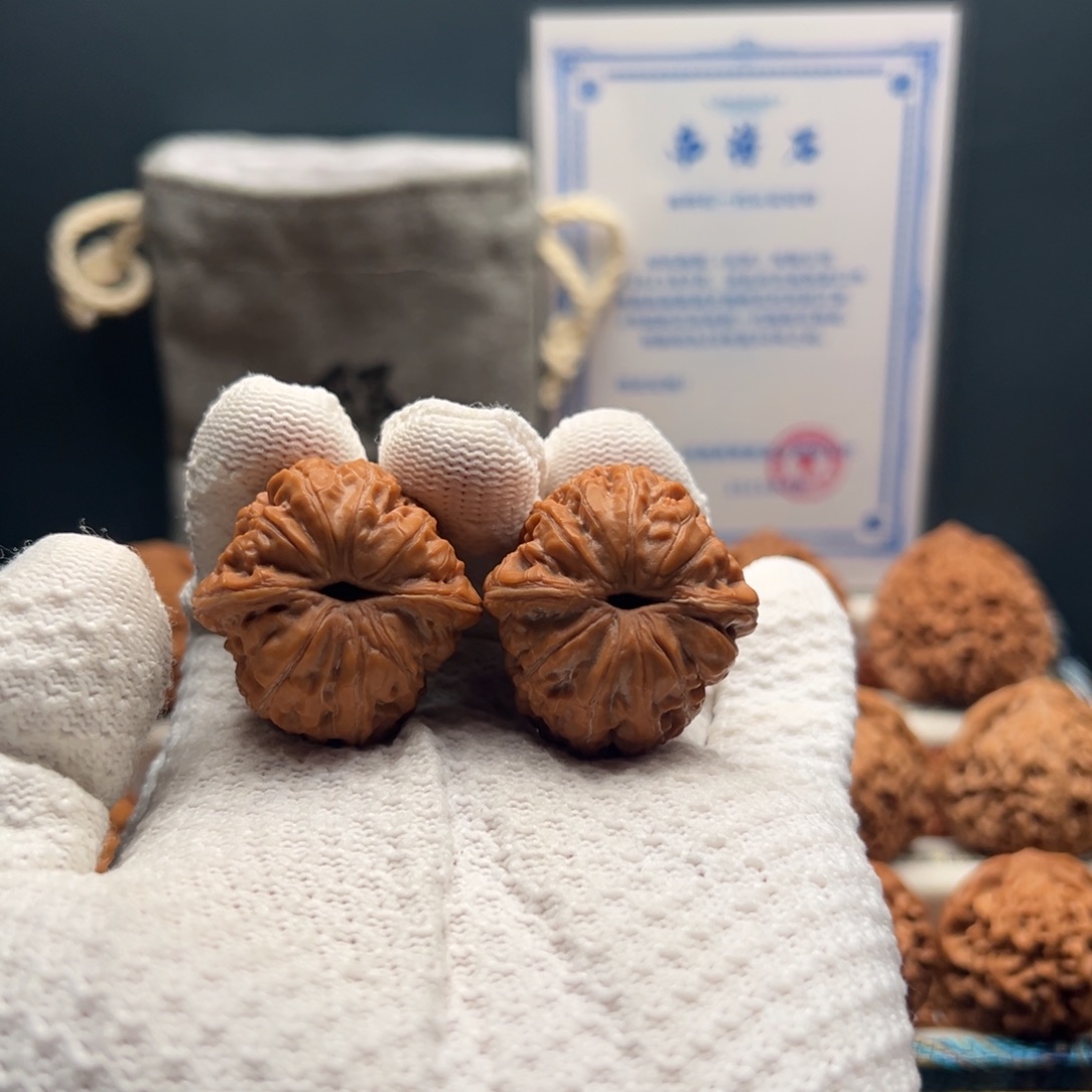 g****把件文玩核桃元宝33