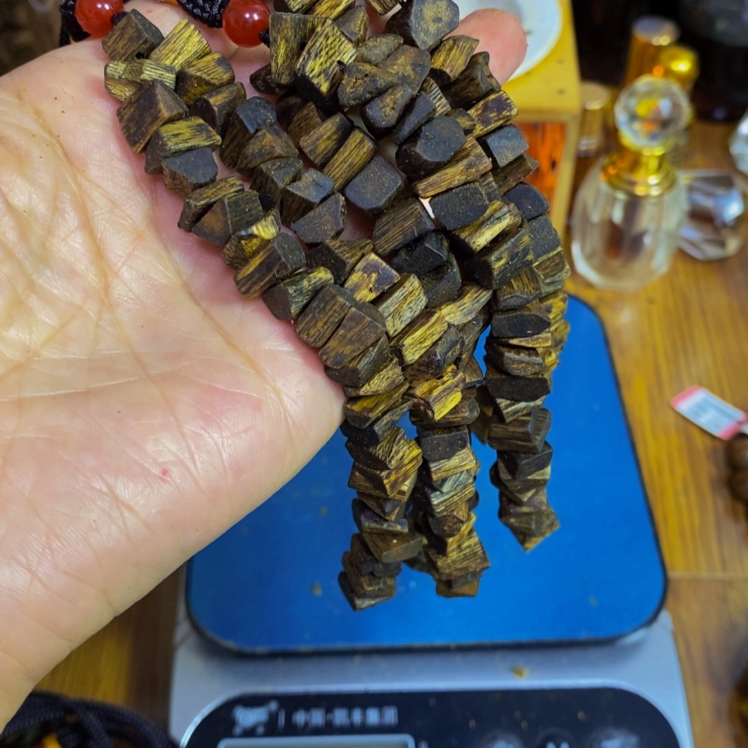 慧***馨沉香沉香碎屑车挂3