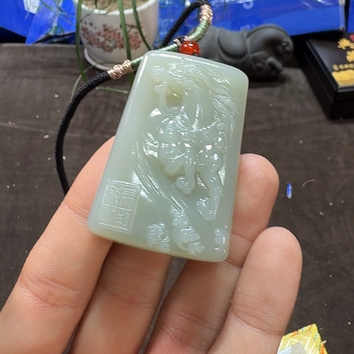 未镶嵌和田玉（糖玉）车挂