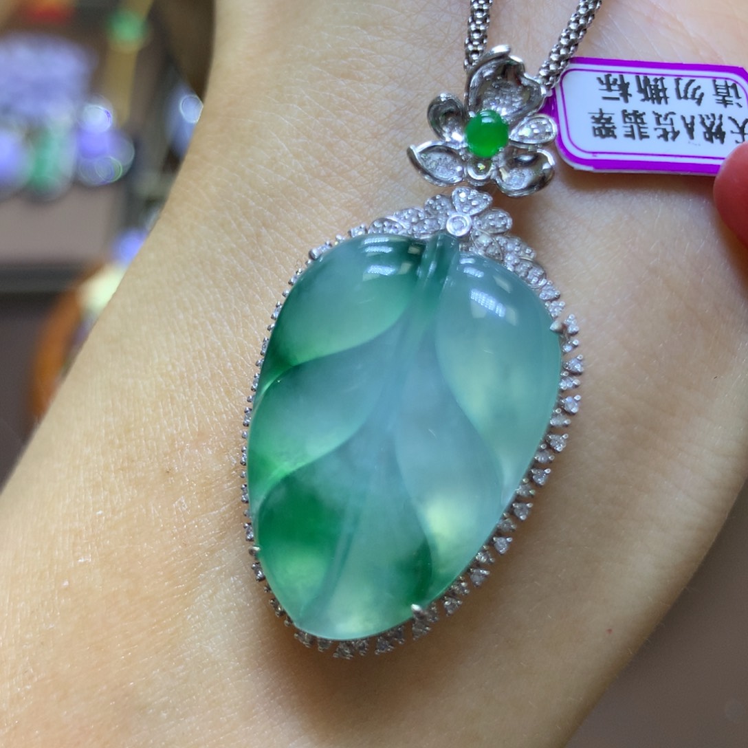 【闪购商品】翡翠颈饰18K金镶嵌翡翠