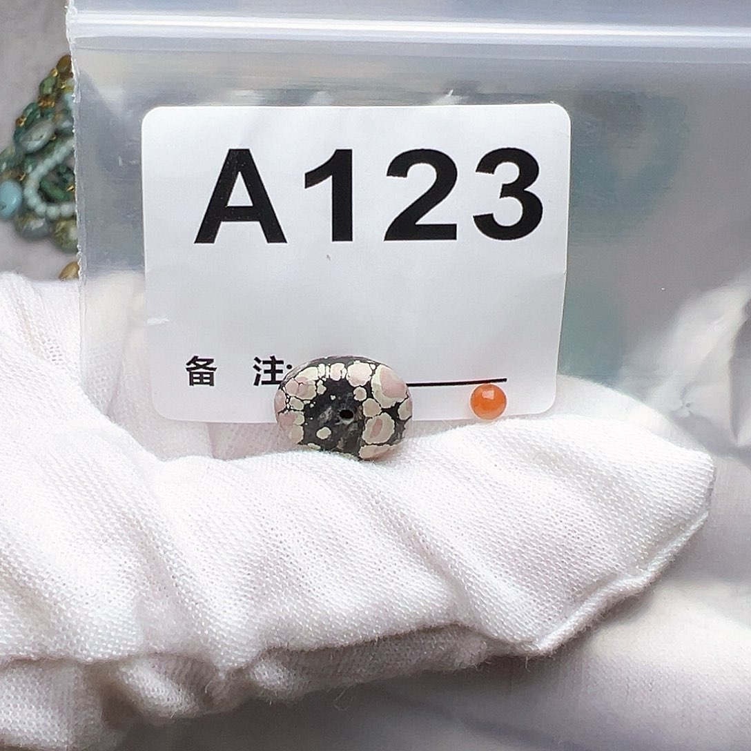 南红玛瑙未镶嵌珠宝奇石