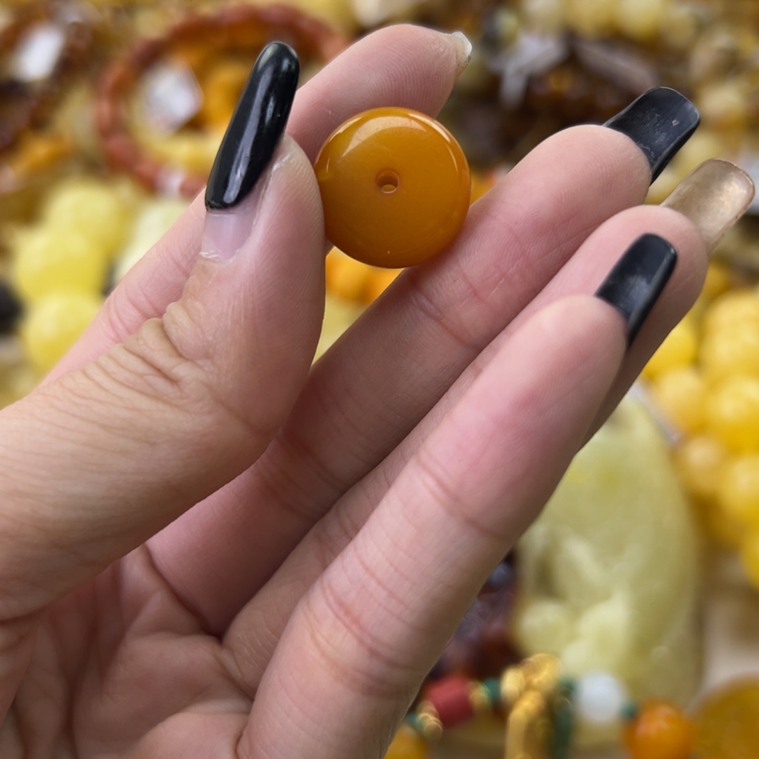 琥珀珠宝奇石未镶嵌