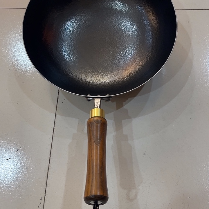 熟铁32圆底炒锅微瑕特价不退不换