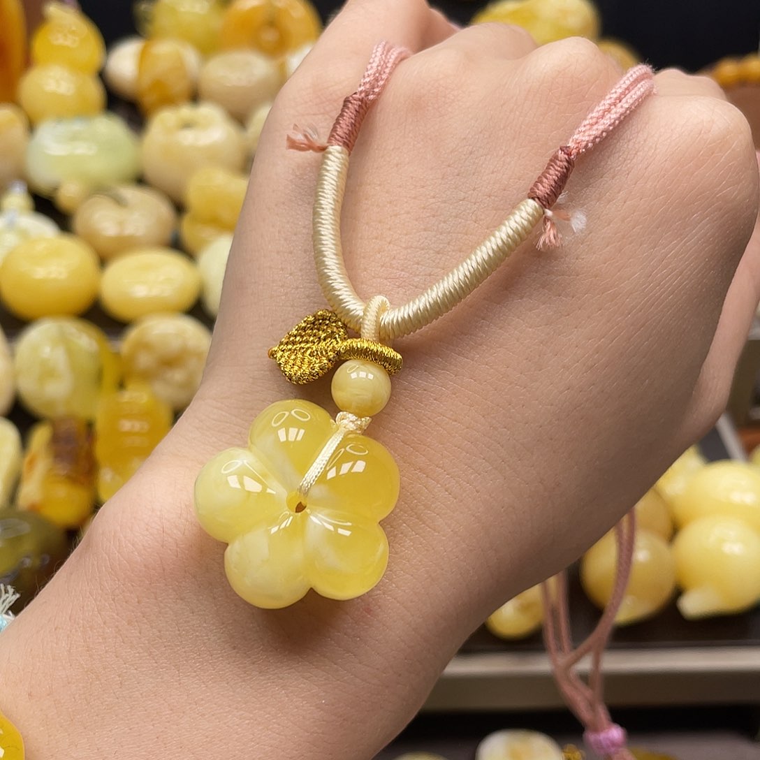 蜜蜡裸石未镶嵌蜜蜡