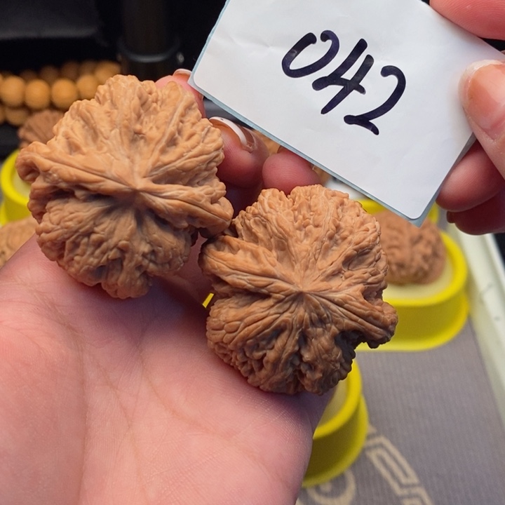 文玩核桃吊坠粗筋46～042