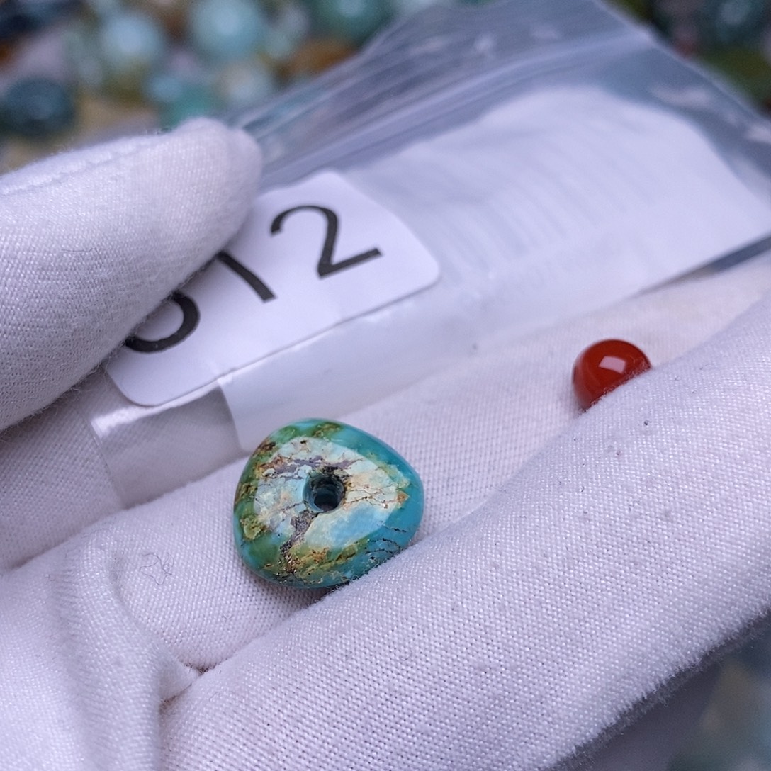 南红玛瑙未镶嵌珠宝奇石