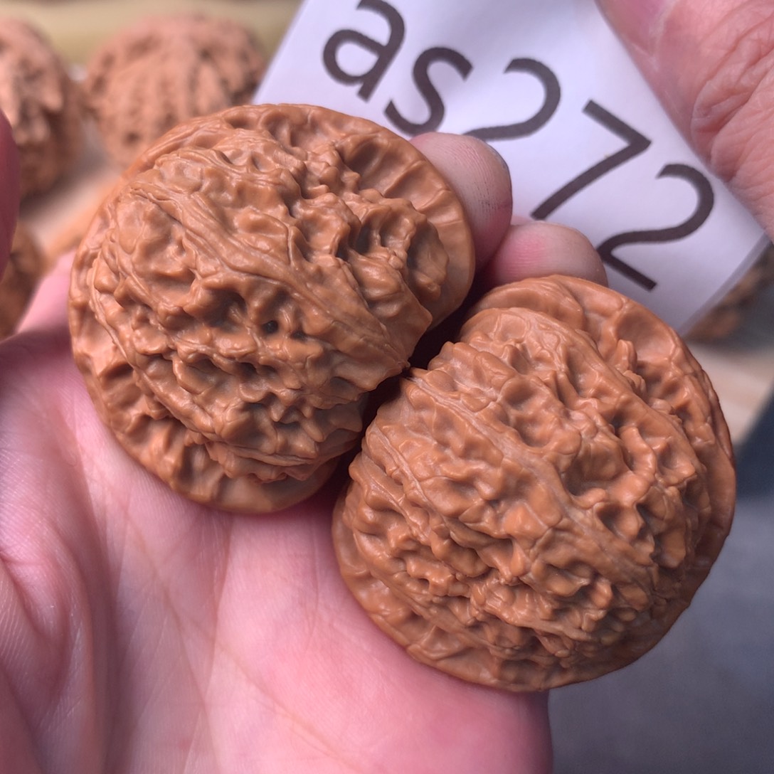 文玩核桃把件红皮球白42